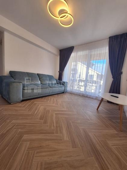 Apartament cu 3 camere decomandat, mobilat în Central