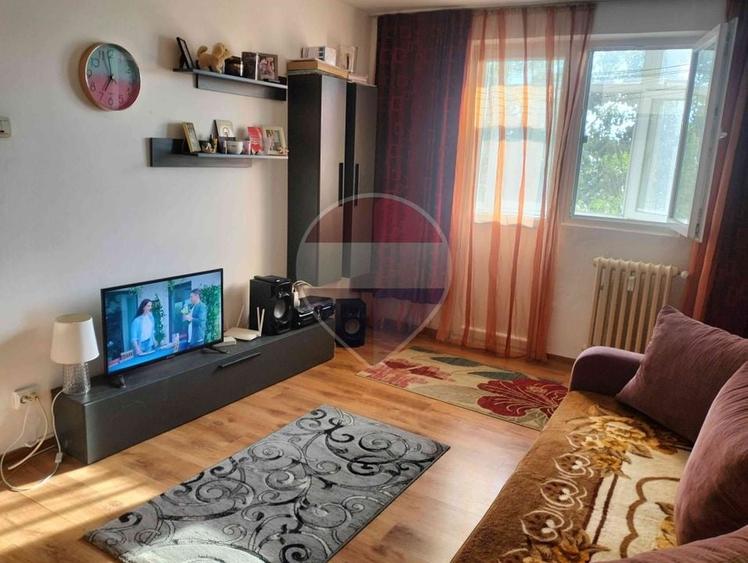 Apartament cu 2 camere decomandat, mobilat în Brâncoveanu