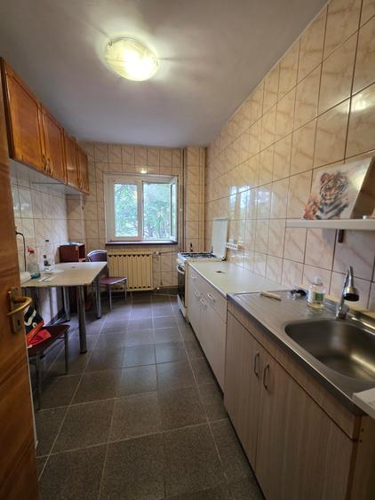 Apartament cu 2 camere decomandat în Lacul Tei