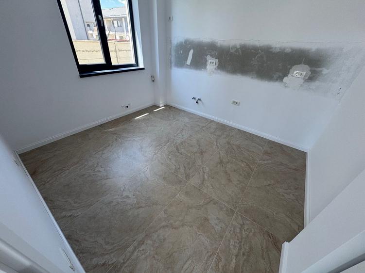 Casă individuală cu 5 camere cu Canalizare în Central