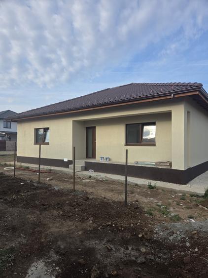 Casă individuală cu 3 camere cu Teren 500 Mp în Tărlungeni