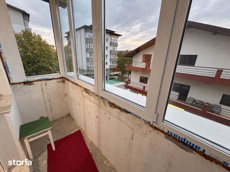 Apartament cu 4 camere decomandat în Ciurea