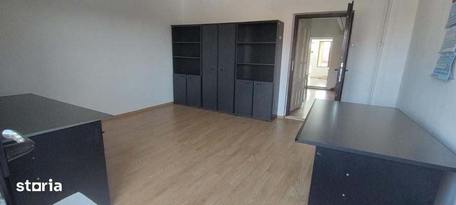 Spațiu comercial, de 319 mp, în Central