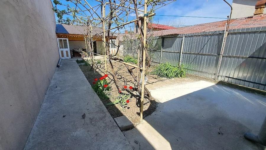 Casă cu 2 camere cu Teren 246 Mp în Pisc