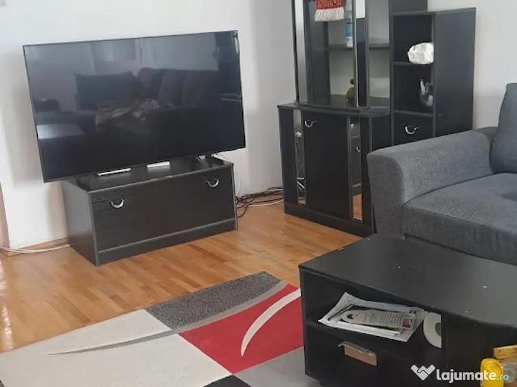 Apartament cu 3 camere decomandat în Frații Golești