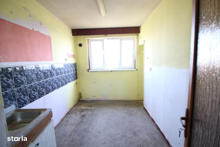 Apartament cu 3 camere decomandat în Micro 20