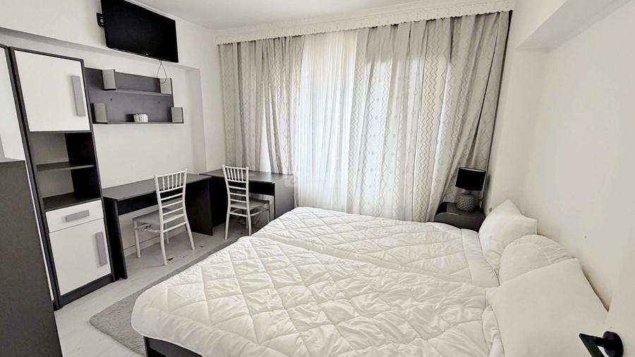 Apartament cu 3 camere decomandat, mobilat în Central