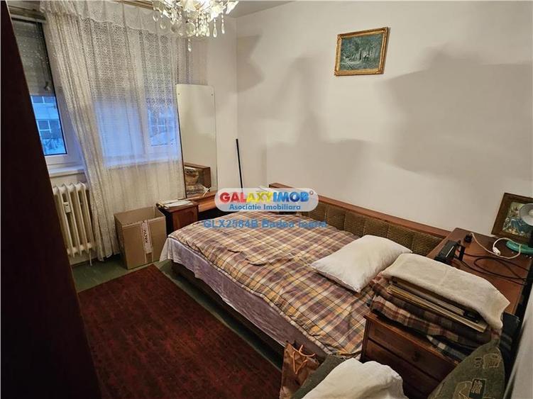 Apartament cu 4 camere decomandat în Titan