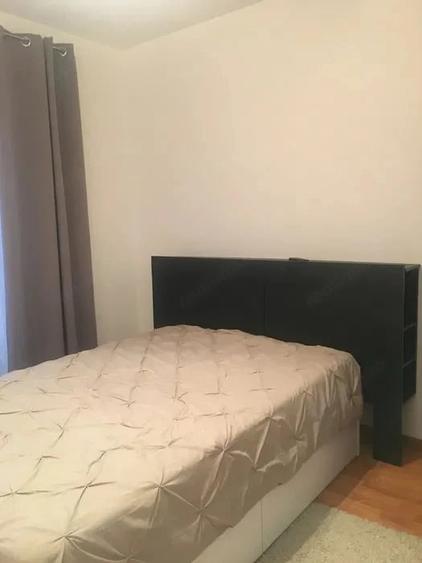 Apartament cu 3 camere semidecomandat în Soarelui