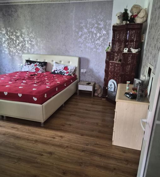 Casă cu 3 camere în Modelu