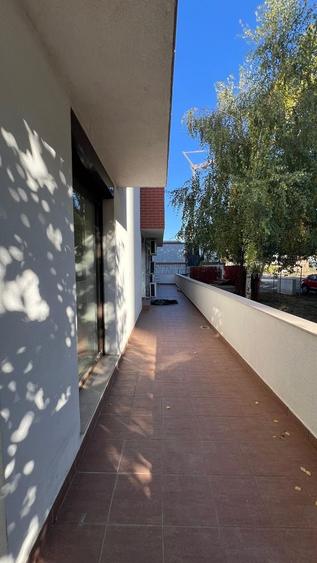Apartament cu 4 camere decomandat, mobilat în Sisești