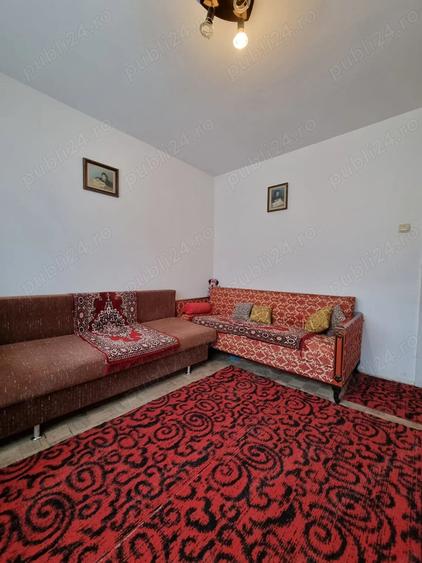 Apartament cu 3 camere semidecomandat în Govândari