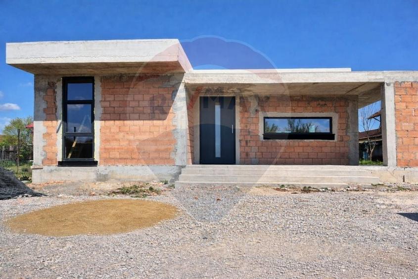 Casă cu 5 camere cu Teren 478 Mp în Hărman