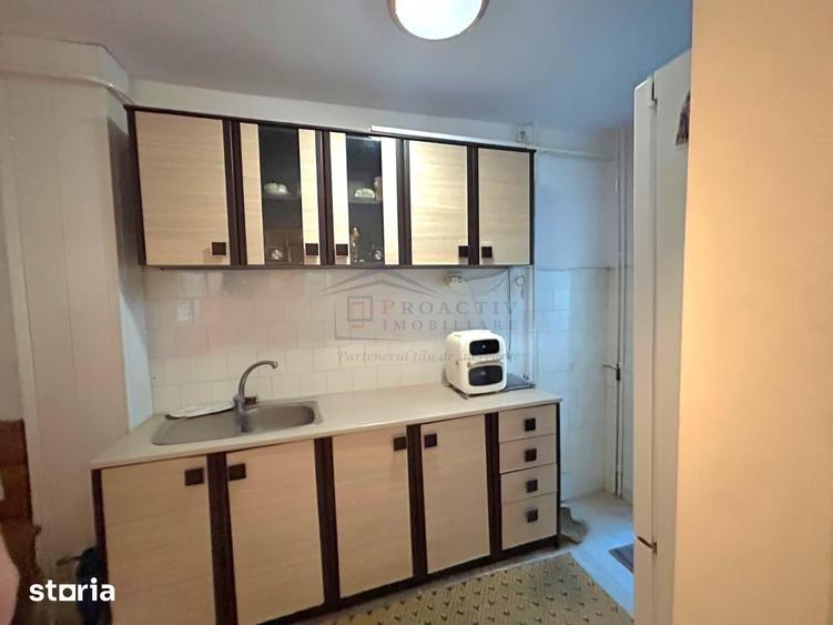 Apartament cu 3 camere decomandat în George Enescu