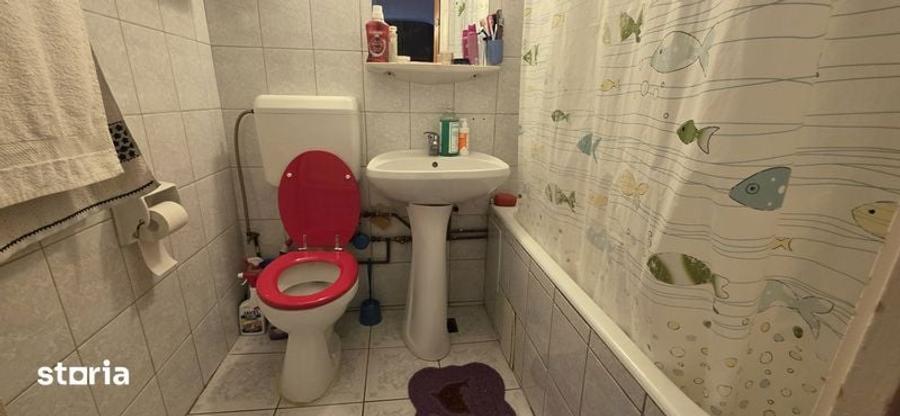 Apartament cu 2 camere decomandat în Moldoveni