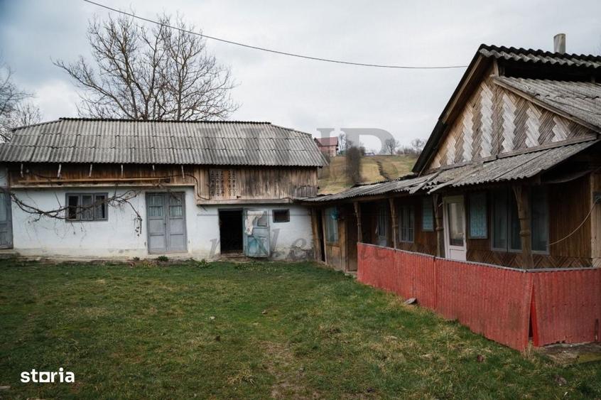Casă cu 4 camere cu Teren 3358 Mp în Strugari