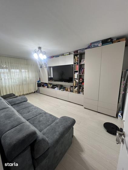 Apartament cu 3 camere decomandat în Valea Rosie