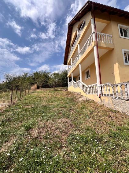 Casă individuală cu 6 camere cu Canalizare în Agrement Ostroveni