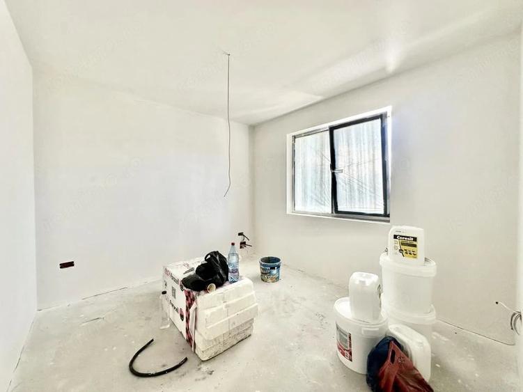 Casă cu 4 camere cu Teren 350 Mp în Moșnița Veche