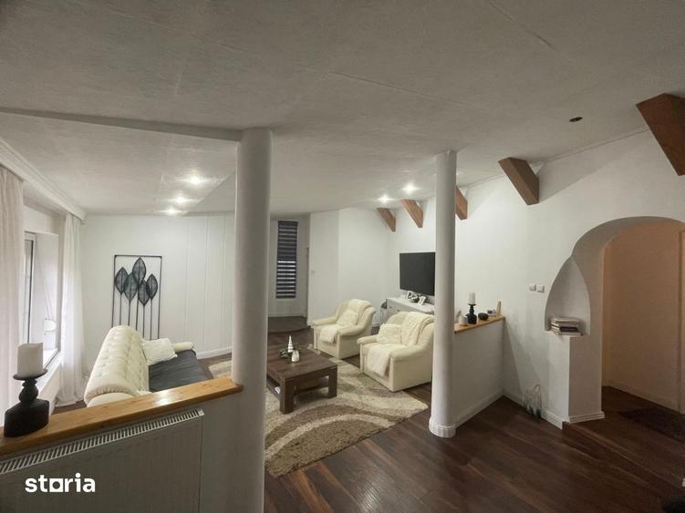 Apartament cu 5 camere în Central