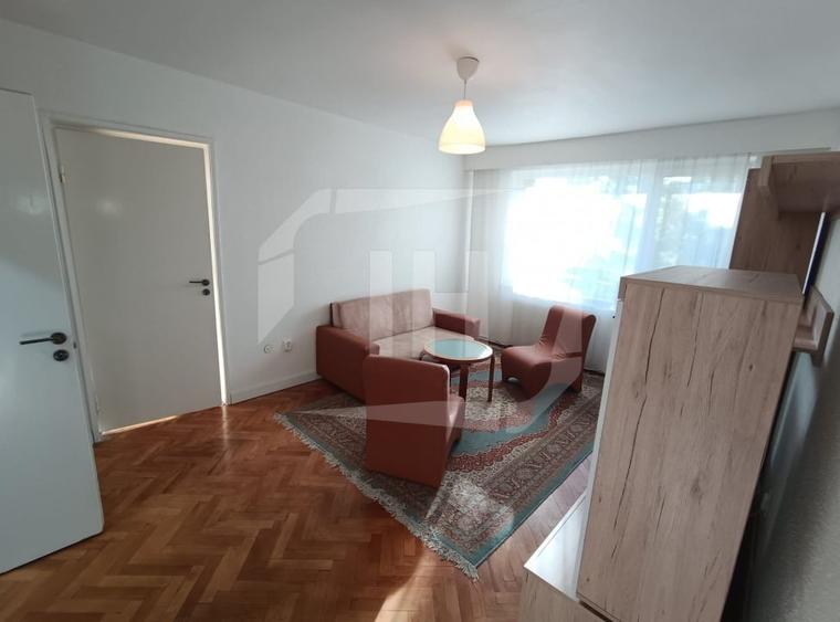 Apartament cu 3 camere semidecomandat, mobilat în Gheorgheni