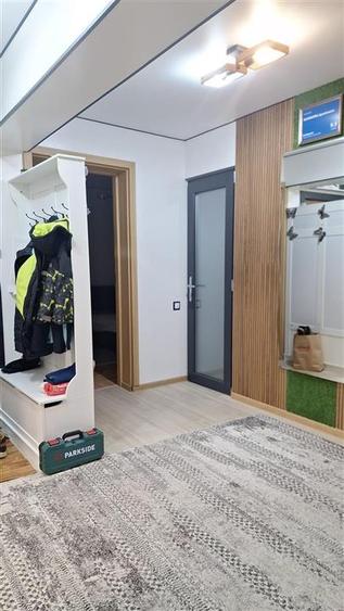 Apartament cu 3 camere decomandat, mobilat în Central