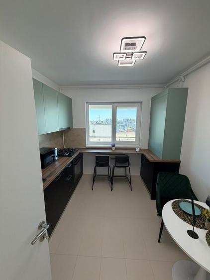 Apartament cu 2 camere decomandat, mobilat în Titan