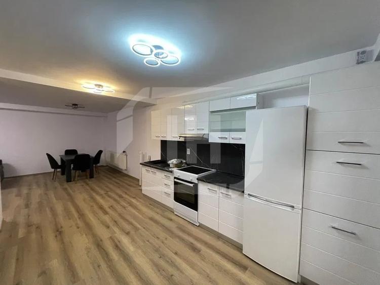 Apartament cu 2 camere semidecomandat, mobilat în Central