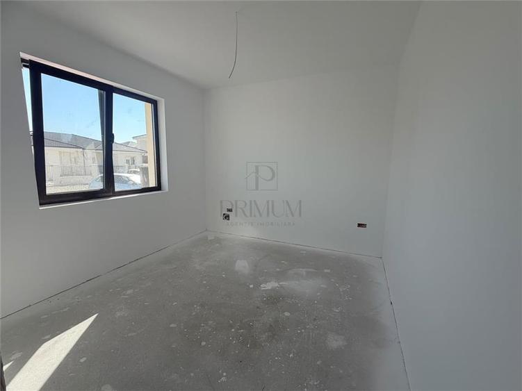 Duplex cu 4 camere cu Canalizare în Moșnița Veche