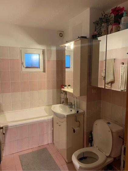Apartament cu 4 camere decomandat, mobilat în Steaua