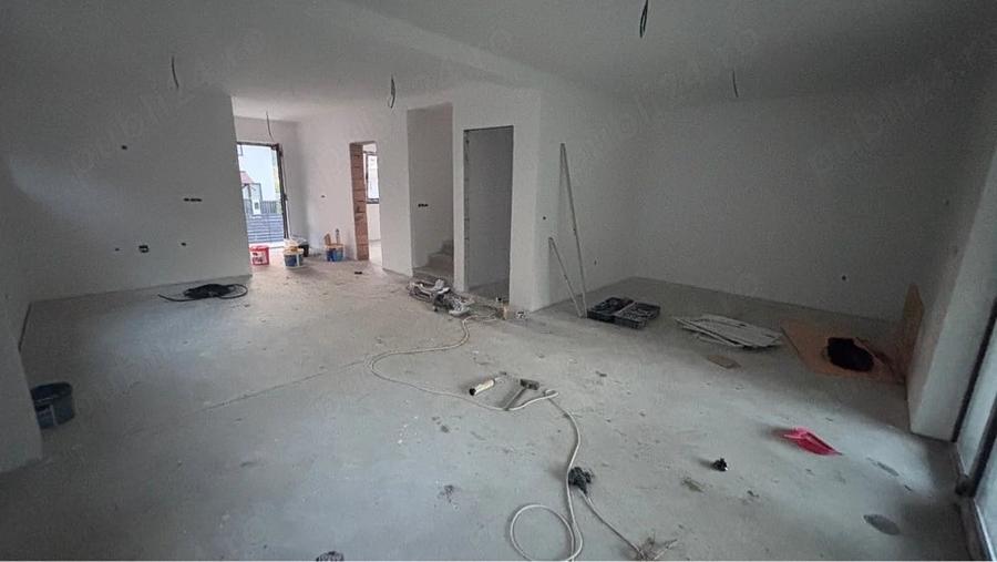 Casă cu Teren 500 Mp în Corunca