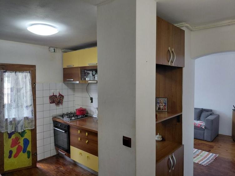 Apartament cu 3 camere decomandat în Exterior Vest