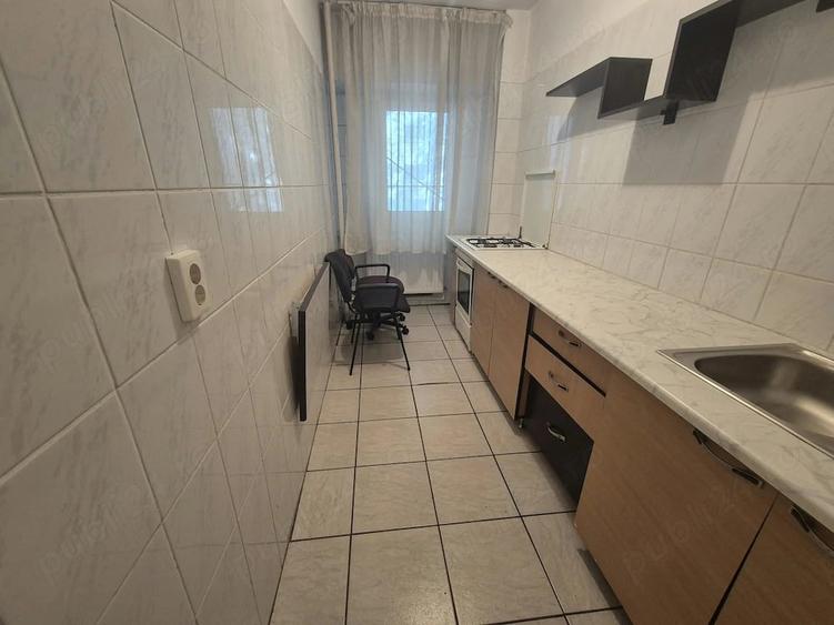 Garsonieră decomandată în Vitan
