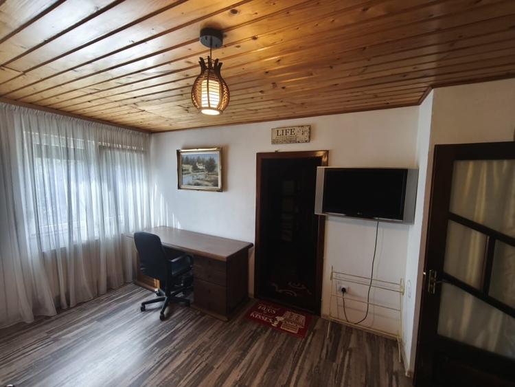 Casă individuală cu 5 camere cu Canalizare în Central