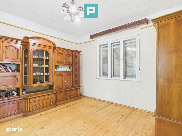 Casă cu 4 camere cu Teren 4427 Mp în Central