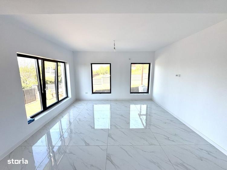 Casă cu 4 camere în Bucium