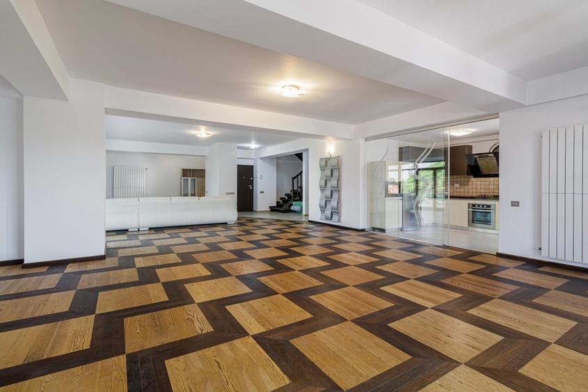 Apartament cu 4 camere decomandat în Kiseleff