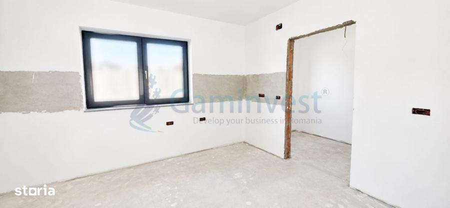 Casă cu 4 camere în Sântandrei