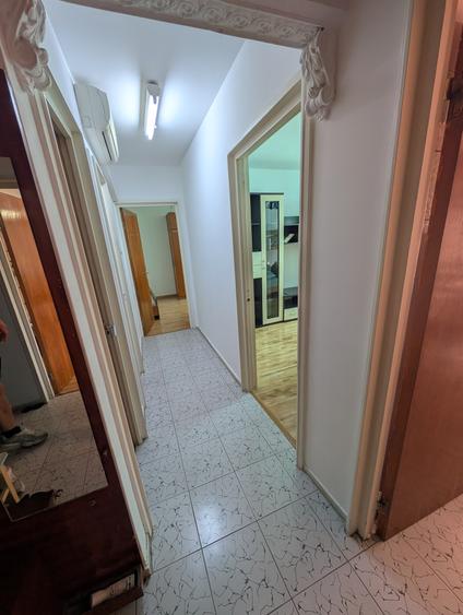 Apartament cu 3 camere decomandat în Drumul Taberei