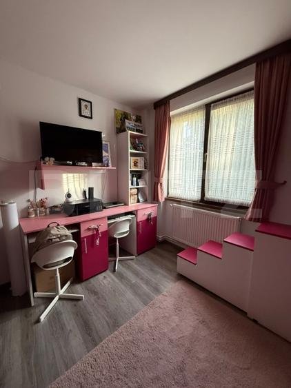 Apartament cu 2 camere decomandat, mobilat în Central