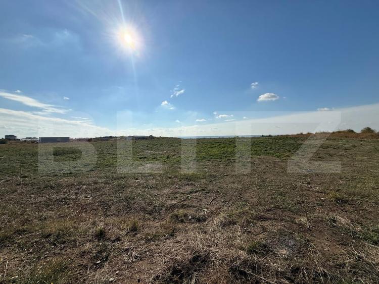 Teren Construcții intravilan de 30000 mp, în Aeroport