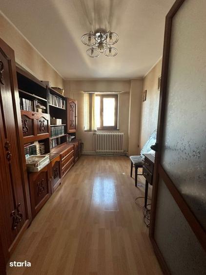 Apartament cu 3 camere decomandat, mobilat în Lacu Dulce
