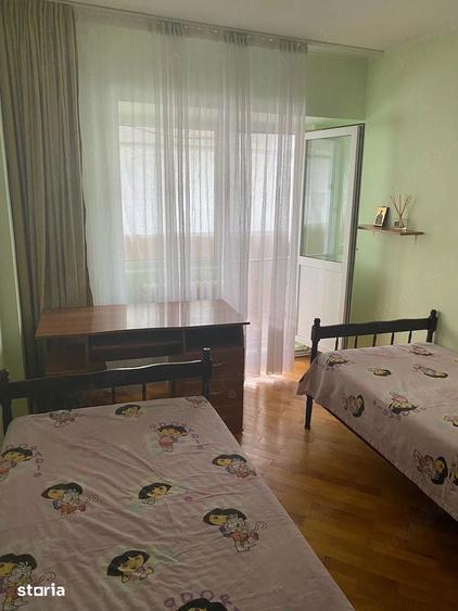Apartament cu 3 camere decomandat în Păcurari