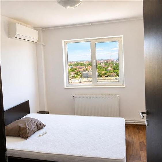 Apartament cu 3 camere decomandat în Berceni