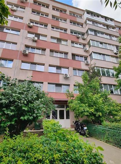 Apartament cu 2 camere decomandat în Eroii Revoluției