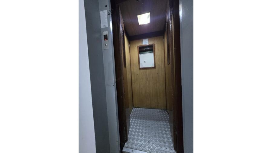 Apartament cu 3 camere semidecomandat în Grivița