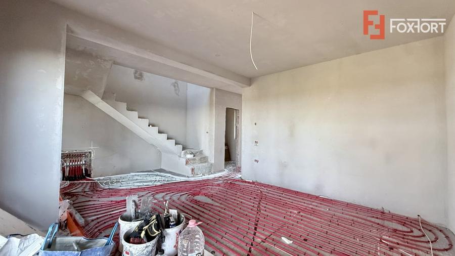 Duplex cu 4 camere cu Canalizare în Moșnița Veche