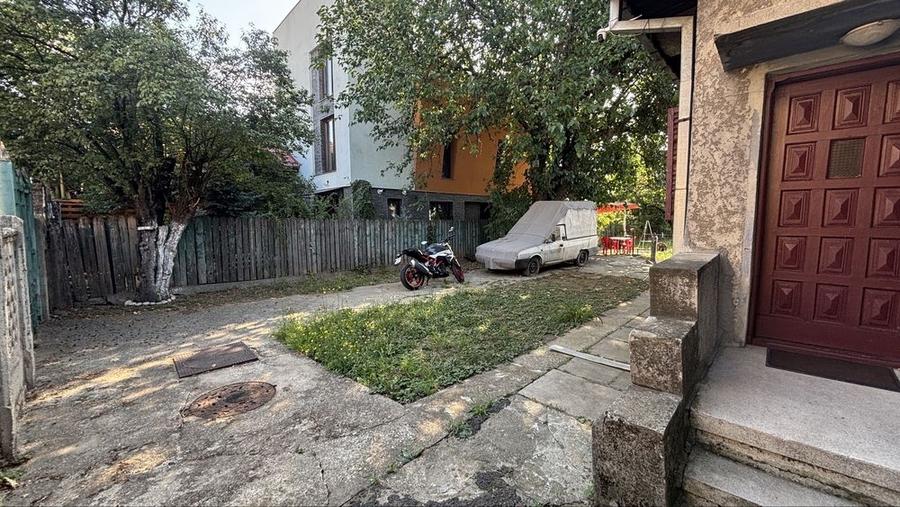 Casă cu 3 camere în Central