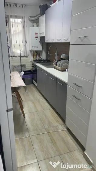 Garsonieră decomandată, mobilată în Periferie