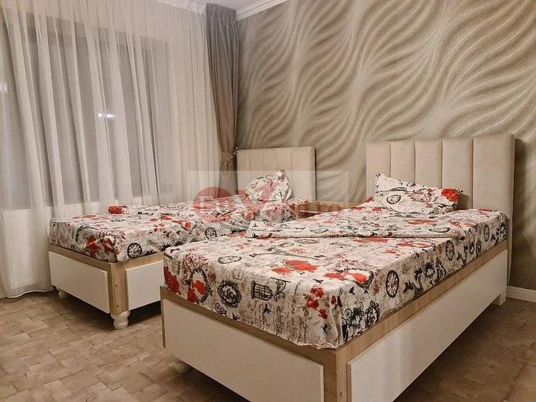 Casă cu 7 camere cu Teren 300 Mp în Faleză